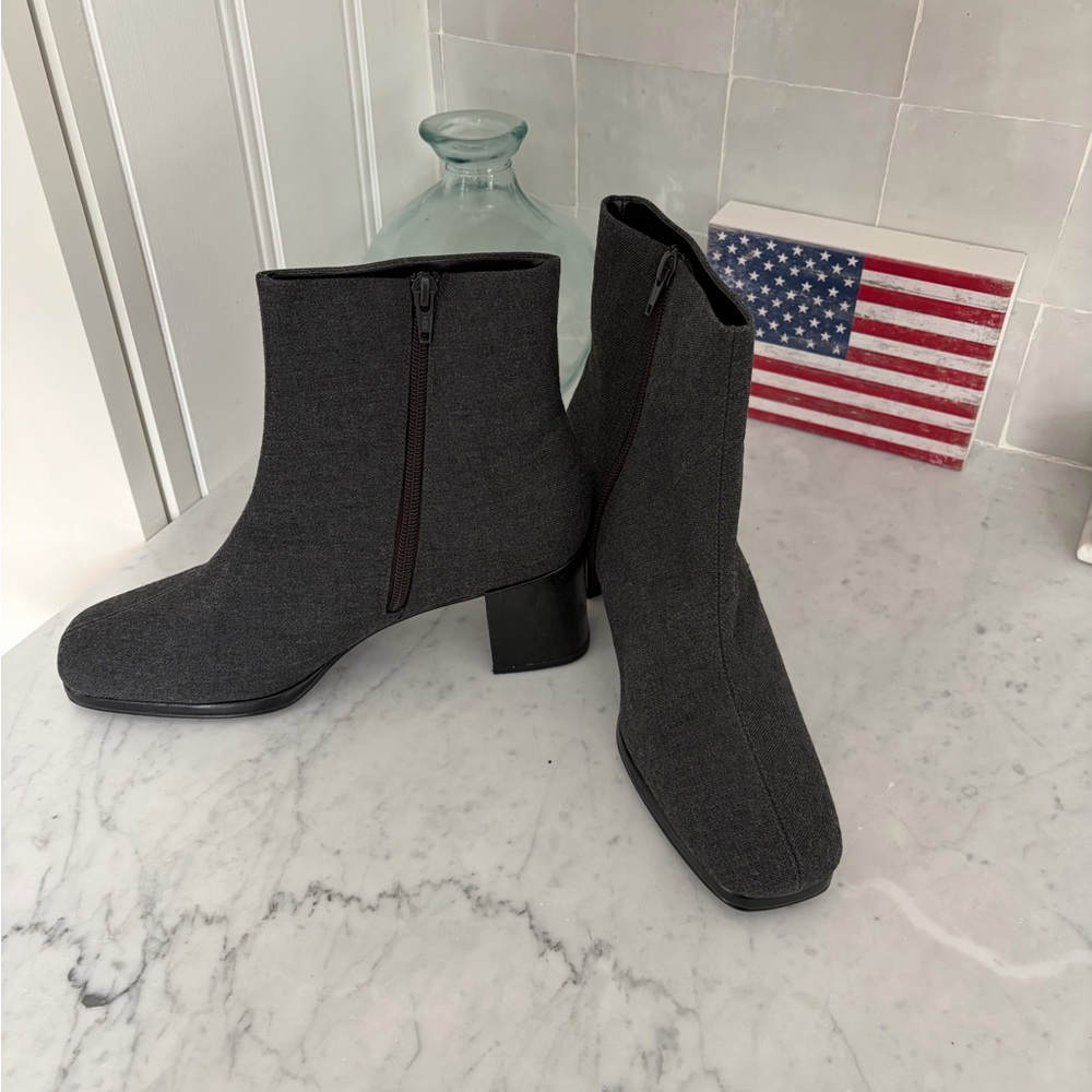 Jones New York Charcoal Ankle Booties NWT